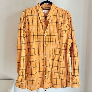 Gap Standard Fit Long Sleeve Poplin Button Shirt in
Desert Sunset Golden, XL